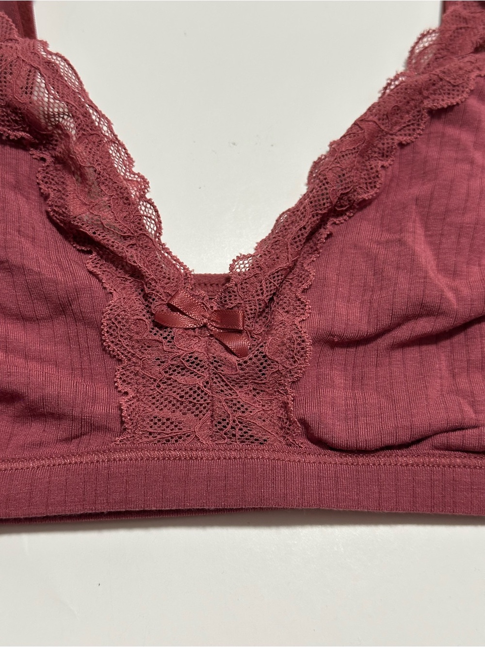 Auden Lace-Trim Bralette in Burgundy - Picture 2 of 3